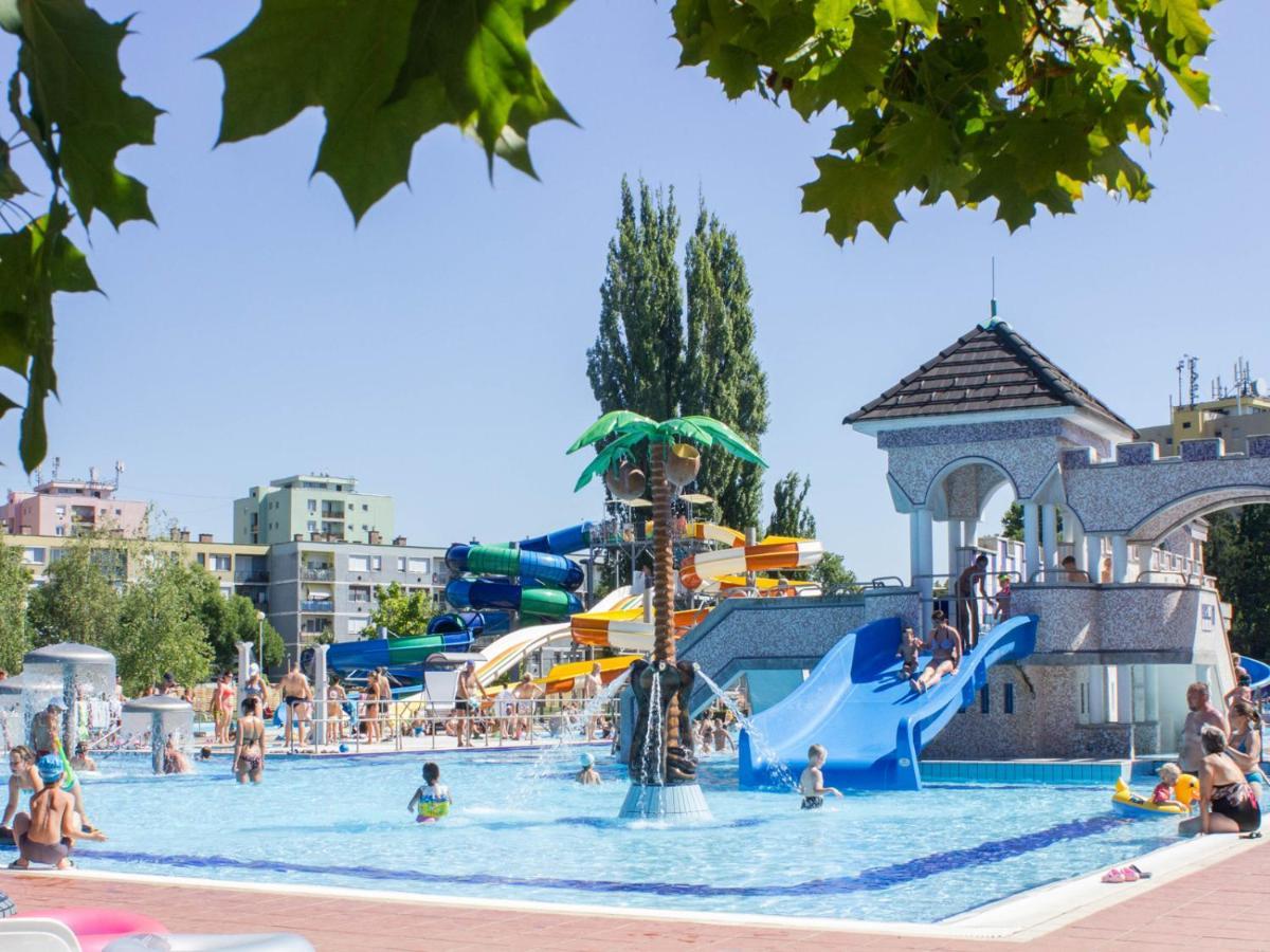 Pr Apartman Eger Exteriör bild